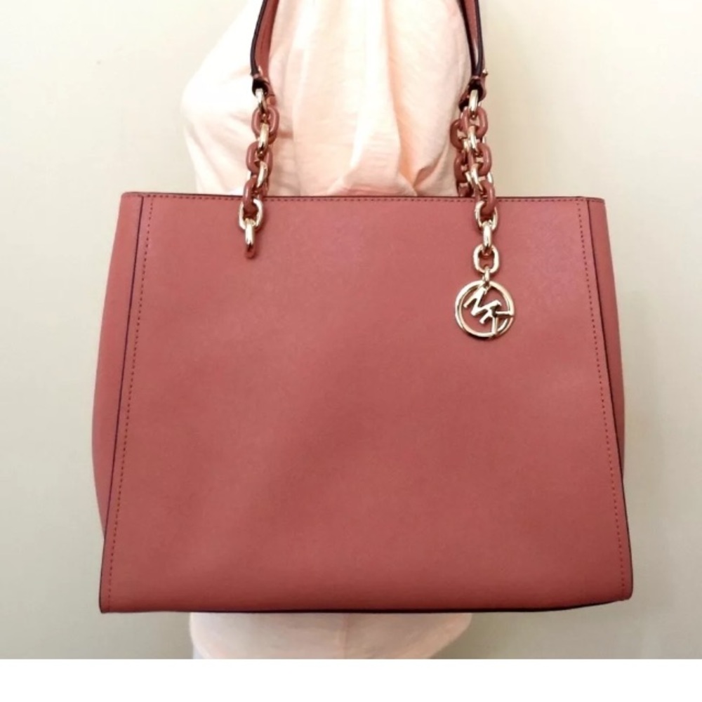 Micheal Kors rose handbag